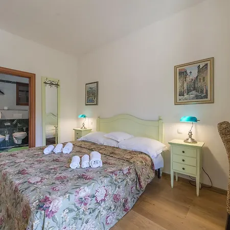 Napoleon Apartment
