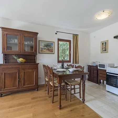 Napoleon Apartment