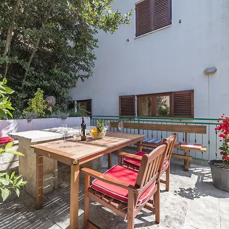 Napoleon Apartment Jelsa (Hvar)
