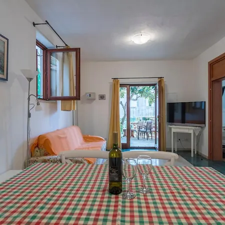 Napoleon Apartment