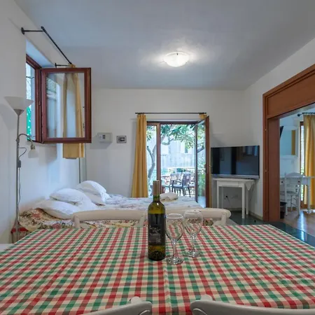 Apartment Napoleon Jelsa (Hvar)